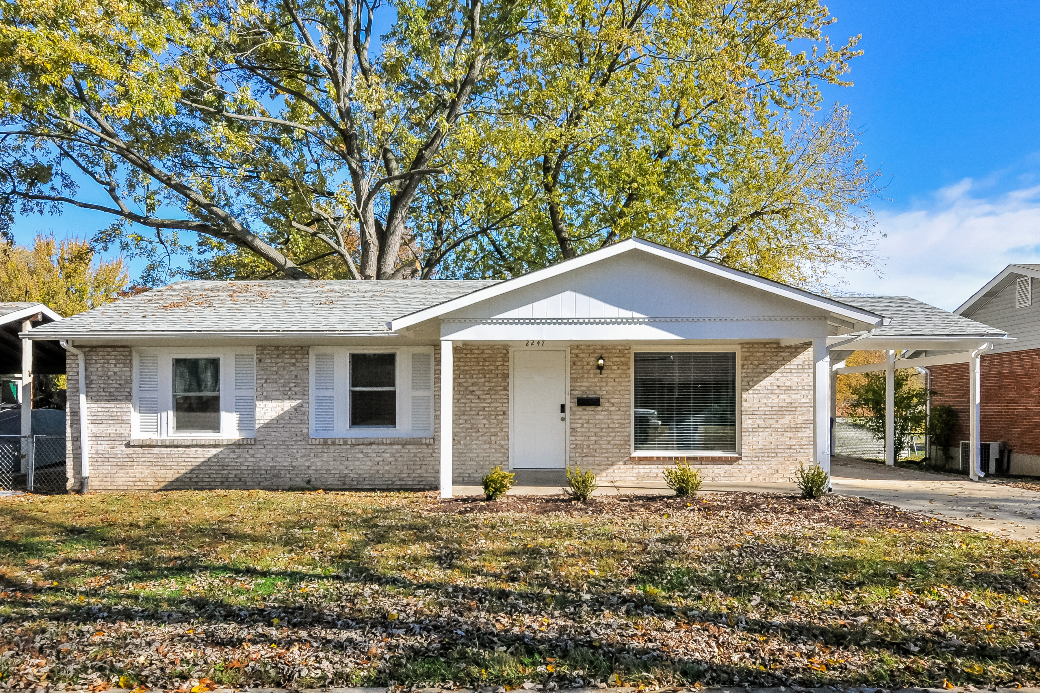 2247 FOGGY BOTTOM DR FLORISSANT, MO 63031